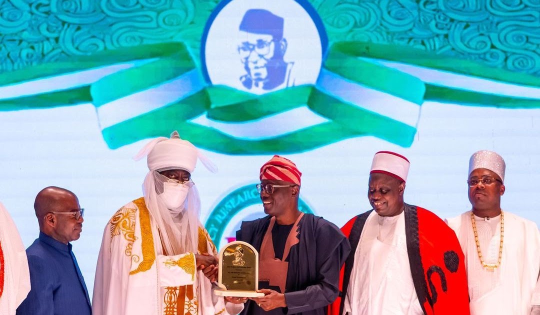mercyflawless's tweet photo. Sanwo-Olu Wins 2020 Zik Prize for Good Governance (Photos) https://t.co/TsBvfyJ0oS https://t.co/ndQAWUdBkd