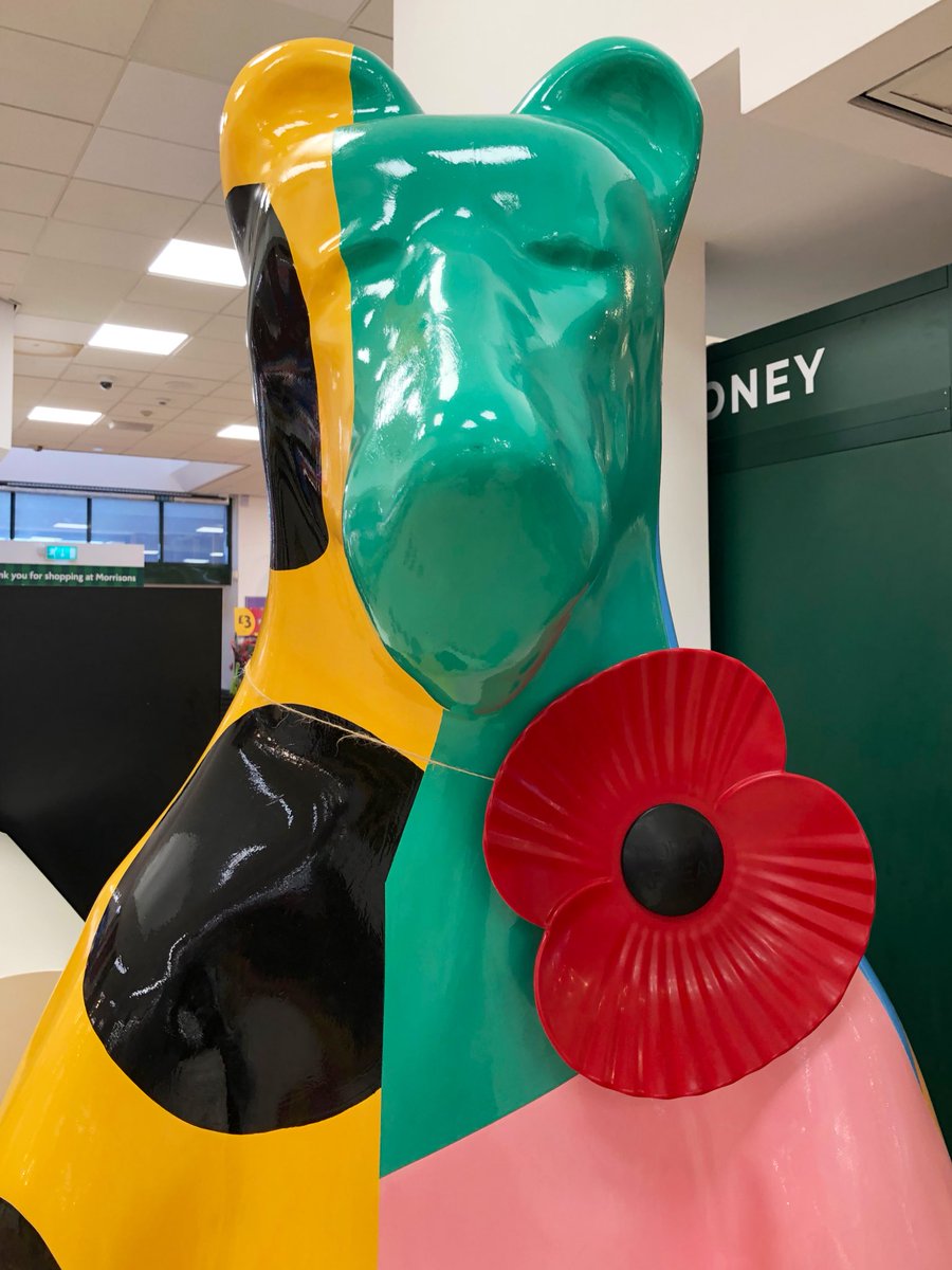 steelcitysnaps's tweet photo. If anyone is missing the @BearsofSheff then there’s one on display in @Morrisons at Halfway! “Loose Ends” was created by @andy_welland and was originally on display in Woodseats. He’s sporting a big red poppy for @PoppyLegion and #RemembranceDay 🐻 #BearsOfSheffield #Sheffield https://t.co/0YFKMM97Cb