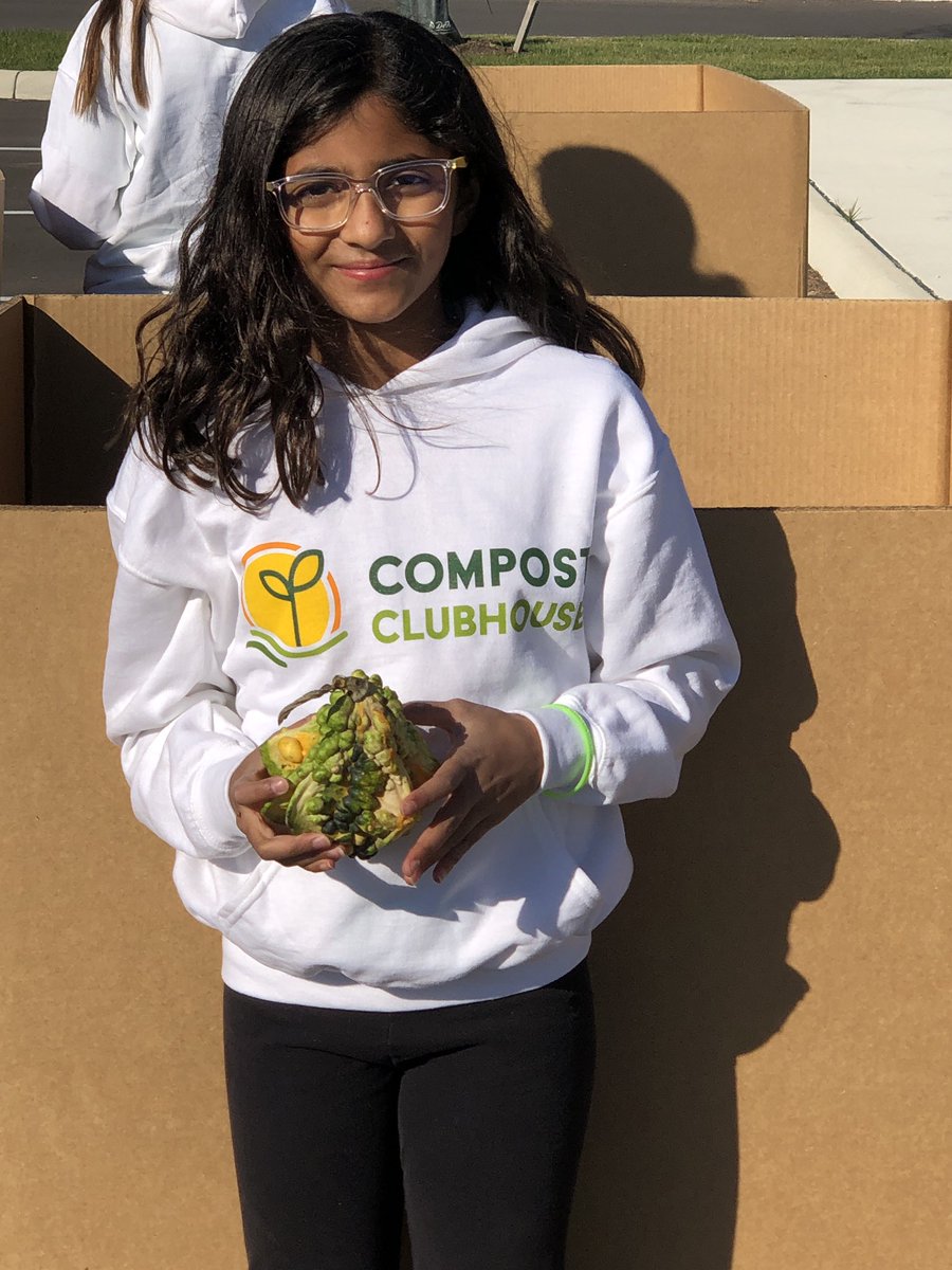 Thank you to all the student volunteers who came out on Sunday, Nov 1st to collect pumpkins. <a href="/erms_DCSD/">Eversole Run Middle School</a> #ERMS_VolunteerClub