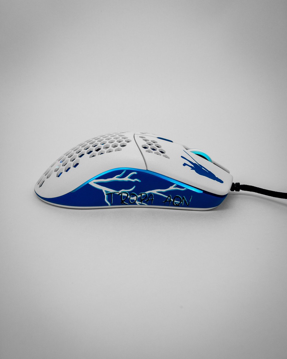 Glorious Model O

Feito com o tema da live do monstro do PUBG <a href="/necroaqn/">👍🏾</a> 

-Switches Huano Blue Shell Pink Dot
-Scroll ring branco
-Scroll lubrificado com krytox 205g0