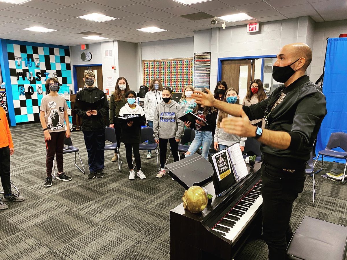 JJHSingsBuda's tweet photo. We are one day away! The #JeffersonSingers are SO ready to present their fall concert “Out of the Darkness, Into the Spotlight” tomorrow night at 7pm! @JeffersonJH68 @Woodridge68 #Tomorrow #JubilateDeo #HowCanIKeepfromSinging #ItsTime #Spotlight (Photo credit: @GremillionArts) https://t.co/IzAdKSpdjZ