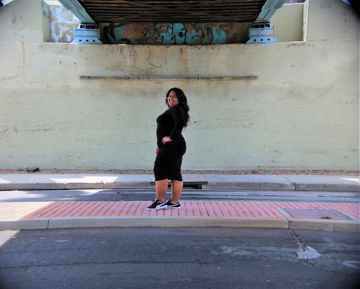 _netaaboo's tweet photo. Real Hot Girl Sh*% 🎓✨ #krsnbaby https://t.co/XTOVILYvEU