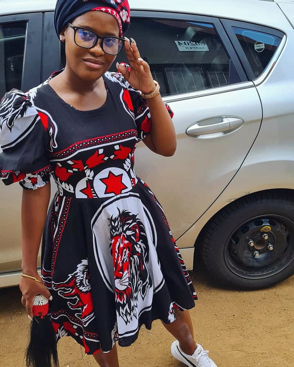 joy_zelda's tweet photo. Gogo Ngwebala deserves her own show

Rt if you think so
#izangomazodumo https://t.co/Lsxfw0qUVl