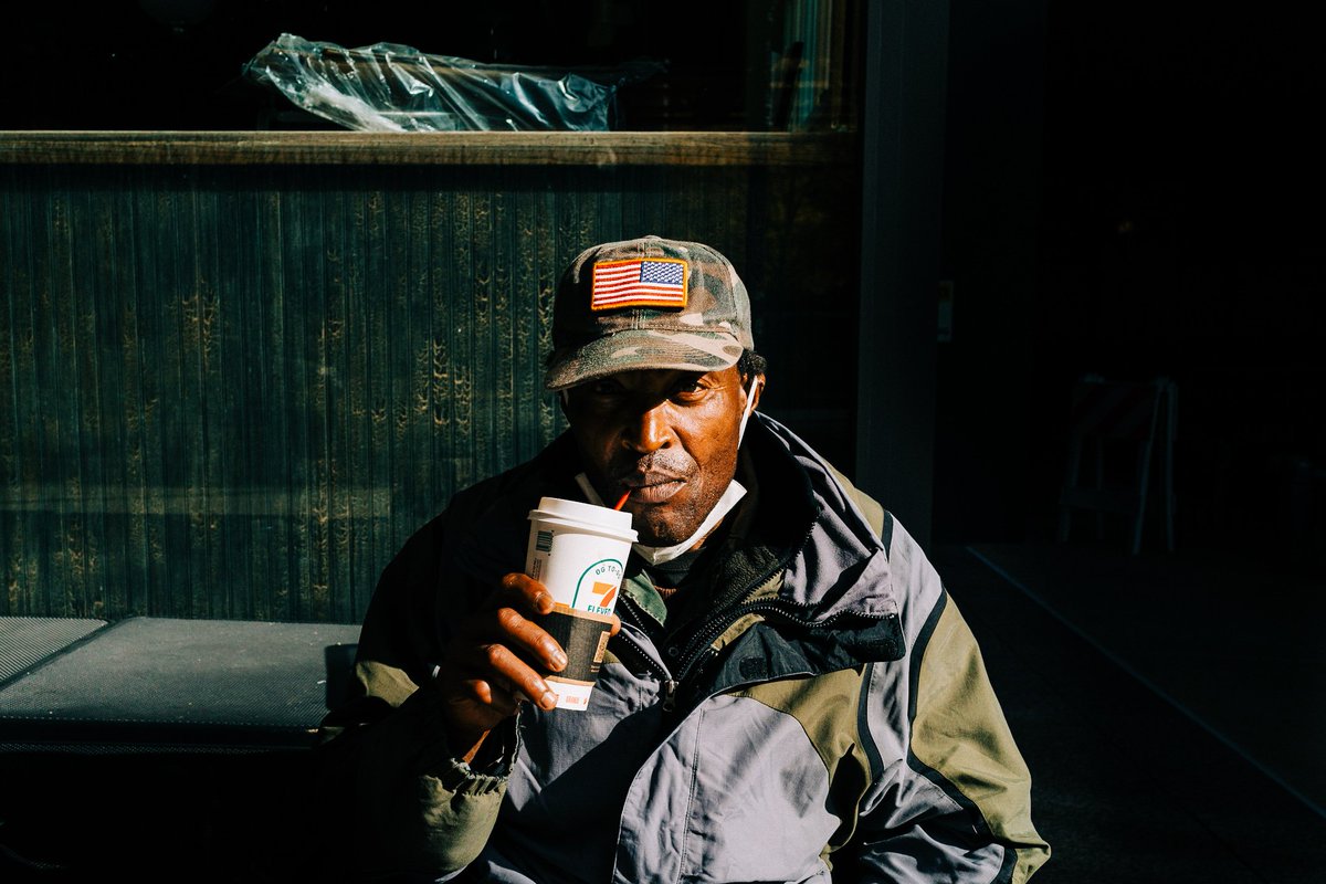 _samstreet's tweet photo. Focussed on contrast for this stroll past Sunday. #streetphotography #photography #chicagostreet #streetphoto #chicagophotographer https://t.co/SqAcZ2w8I5