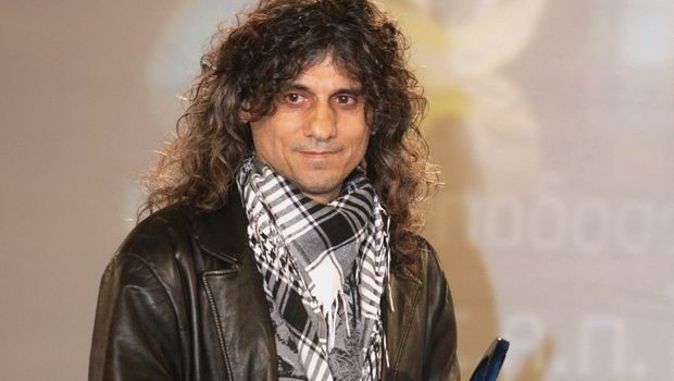 Σε ένα κόσμο γεμάτο Τσιάρτες, γίνε Κωφίδης: "Βρισκόμαστε εδώ γιατί υποστηρίζουμε όχι το μετανάστη, ουσιαστικά υποστηρίζουμε τον άνθρωπο και το δικαίωμά του να ζήσει σε οποιαδήποτε μέρος της γης.