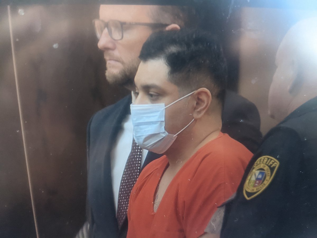 JGrayKSAT's tweet photo. Arroyo may be eligible for parole after serving 25 years in prison. 

During victim impact statements, Cash's cousin spoke directly to Arroyo. 
She screamed, "50 years is not enough!" @ksatnews https://t.co/oNrk41LhML