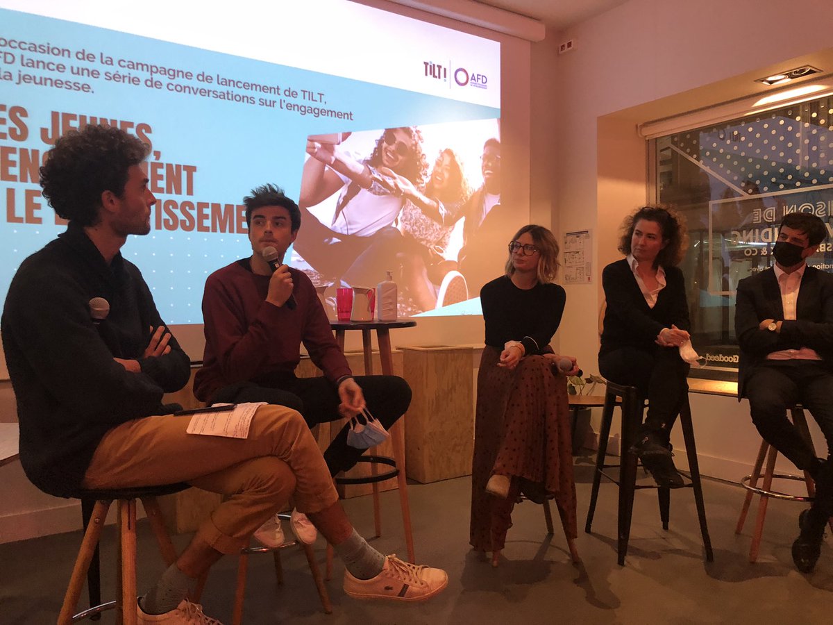 Et pour vous alors, qu’est ce qui fait #Tilt ? Sur le plateau ce soir il y a la place pour toutes les formes d’#engagement 🙏 <a href="/sarahelhairy/">Sarah EL HAÏRY</a>, <a href="/RiouxRemy/">Rémy Rioux</a>, <a href="/HugoTravers/">Hugo Travers</a>, <a href="/katias/">Kátia Regina Dos Santos</a> <a href="/lobsoco/">L'ObSoCo</a> <a href="/FVolontaires/">France Volontaires</a> et 👏a l’équipe de tilt.fr <a href="/CaroCastaing/">Caroline Castaing</a> <a href="/graille_solene/">Solène Graille</a> &amp;co