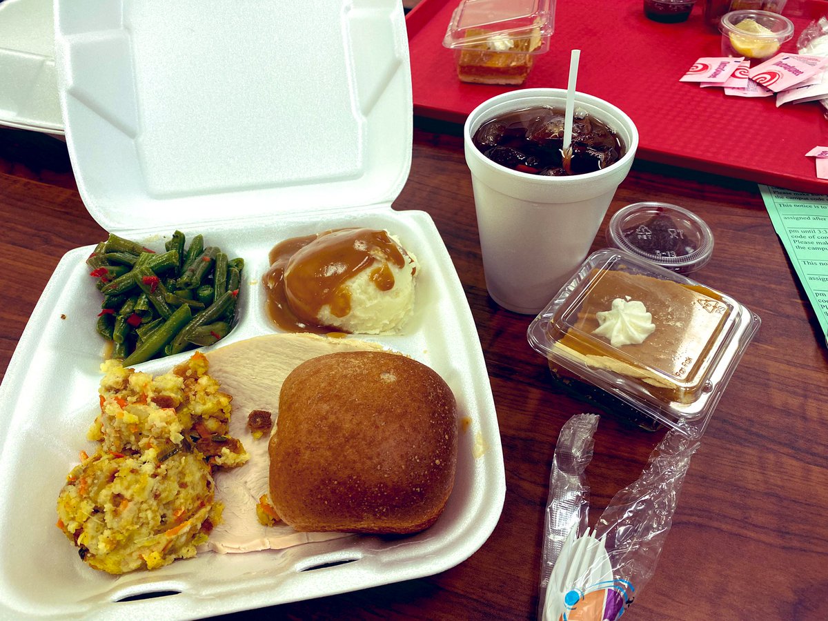 Always a special day when a principal leads a PLC. Even more special when they treat you to a delicious Thanksgiving lunch! 💙🐻 #EveryGrizzlyMovesForward #LeadingByExample #InstructionalLeadership @maribelruiz2015 @khuereca2 @AnnaTor90284894 @ChristyOrrick