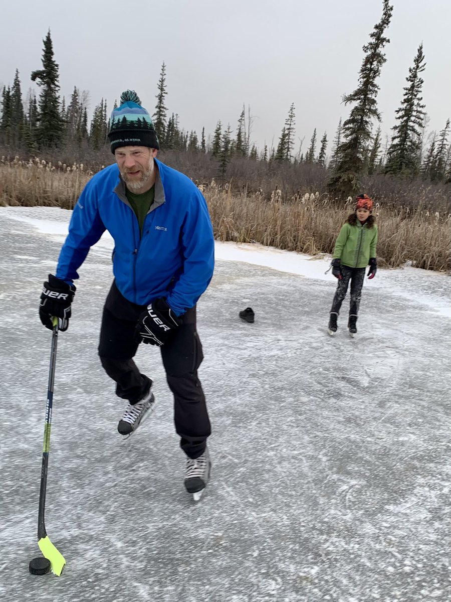 AmyAkillk's tweet photo. Fairbanks pond hockey for the win. https://t.co/oz3Y5t9JRA