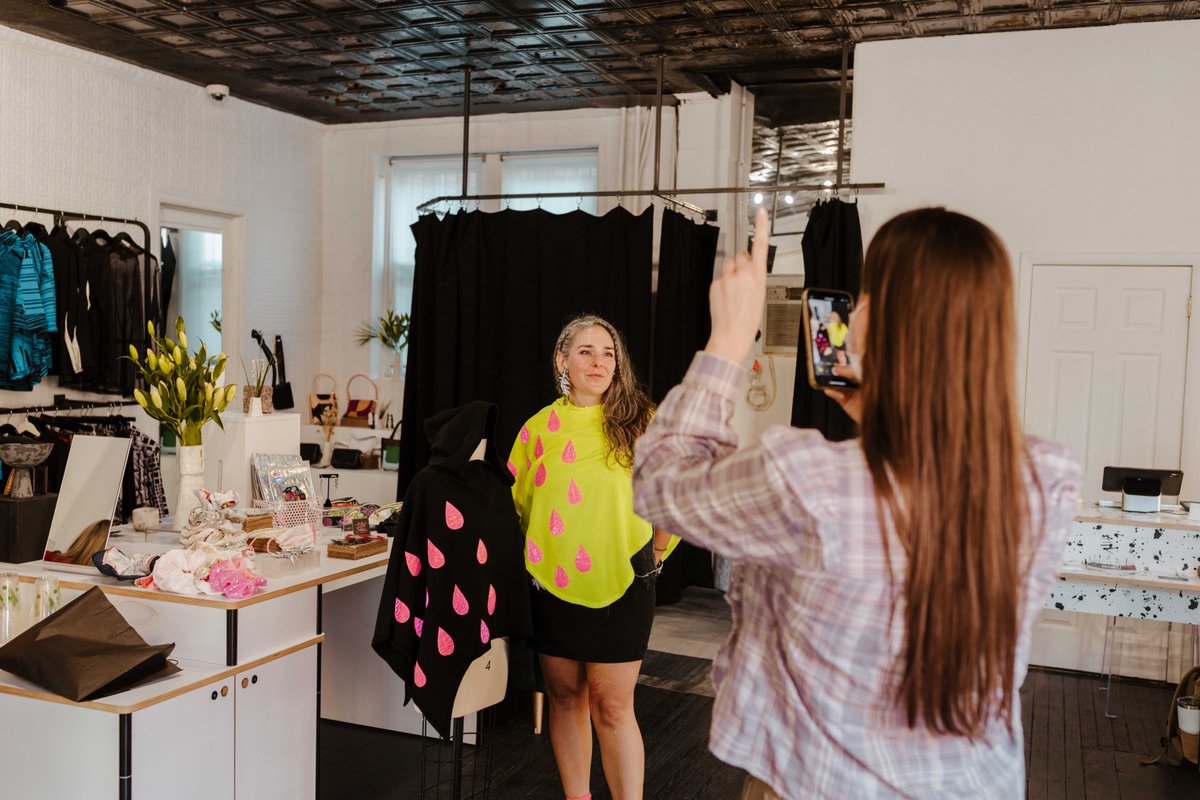 Philly_PR_Girl's tweet image. Some BTS from Philadelphia Fashion Incubator&apos;s Trunk Show! @LoboMauClothing @PhilaIncubator👗 #PhillyFashion #NewDesigners #PhiladelphiaFashionIncubator