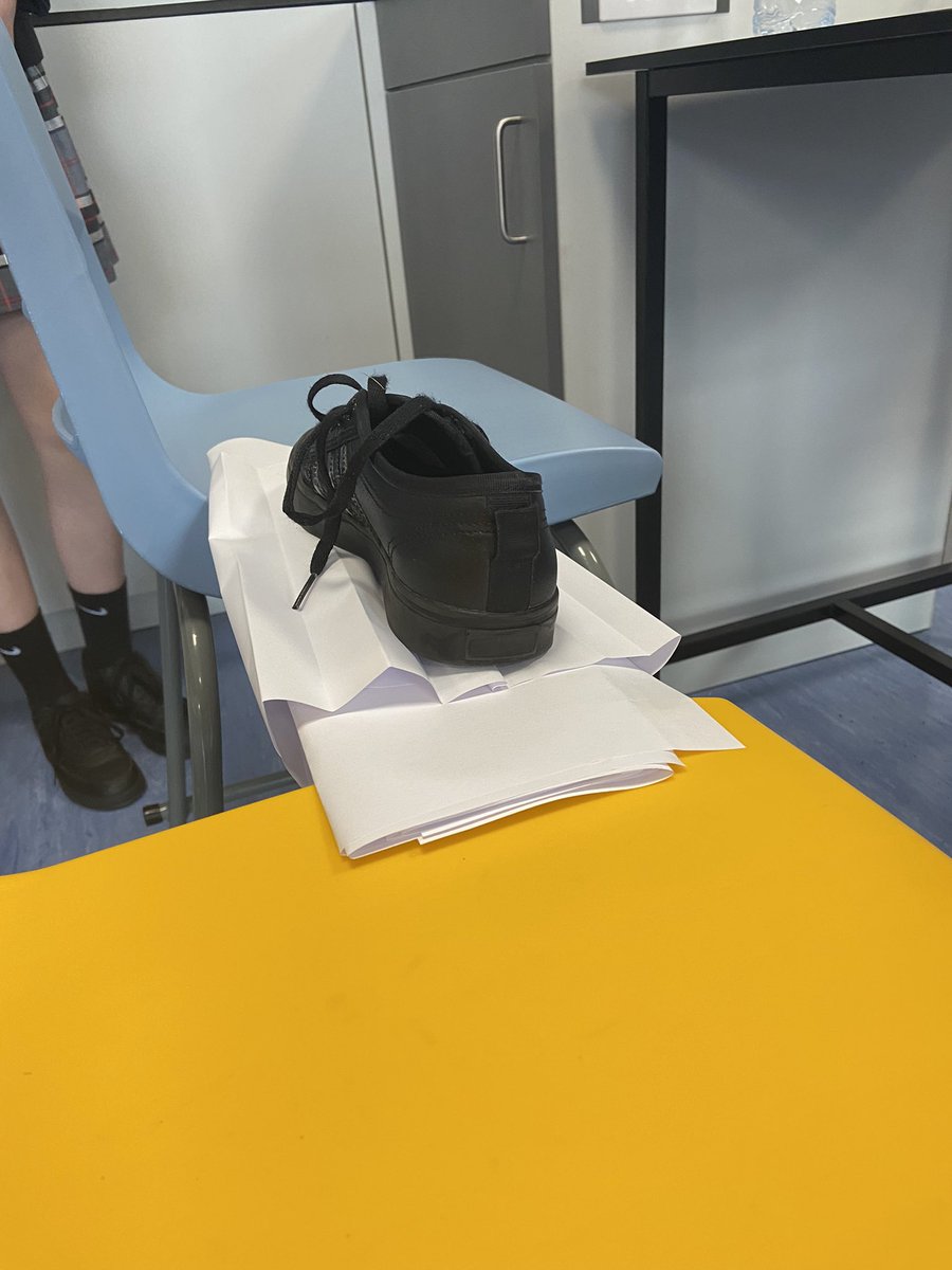 ms_s_walsh's tweet photo. CBC Science Club celebrates #Scienceweek2021
Today we built bridges to hold up our shoes and demonstrated magic water!
#CBCScienceClub #CBCScience
🧪🧬🔬@ClaregalwayColl https://t.co/VxLzLMzv9S