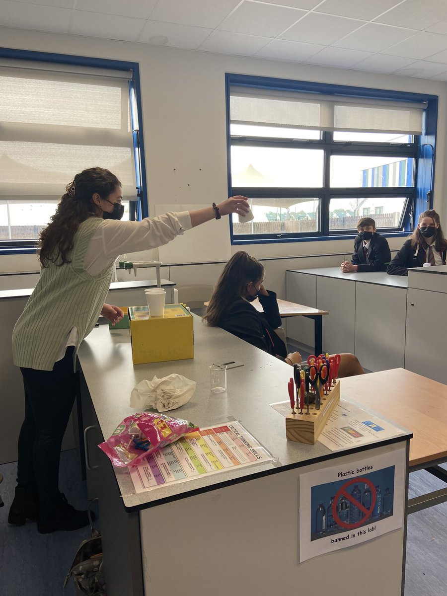 ms_s_walsh's tweet photo. CBC Science Club celebrates #Scienceweek2021
Today we built bridges to hold up our shoes and demonstrated magic water!
#CBCScienceClub #CBCScience
🧪🧬🔬@ClaregalwayColl https://t.co/VxLzLMzv9S
