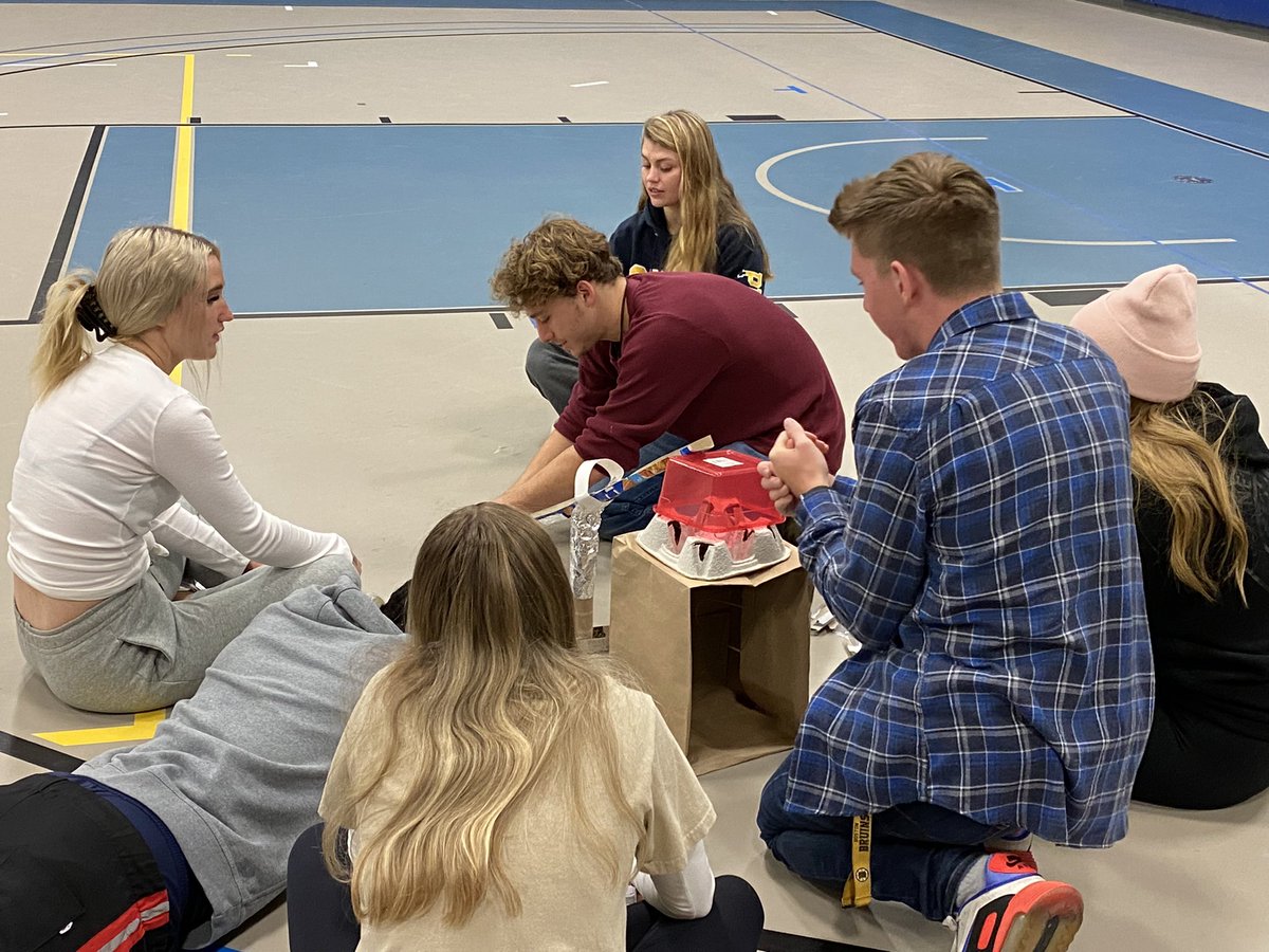 SNHUOnCampus's tweet photo. This morning, students in @Profblais Leading and Managing in Organizations class took part in a team building exercise creating ramps for Matchbox car races. https://t.co/sTMkOW01ur