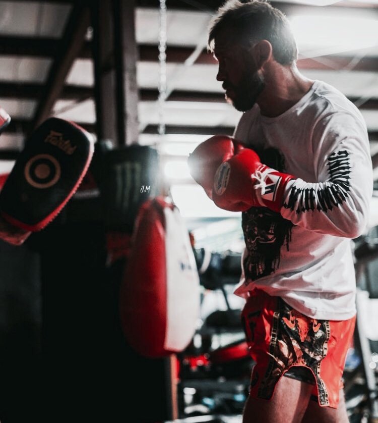 JessMuses's tweet photo. DC:

You may or may not get past the gangster but you won’t get past me. Not this time. It’s Showtime! 🥊

📸: Ivy https://t.co/gTvLNq53sS