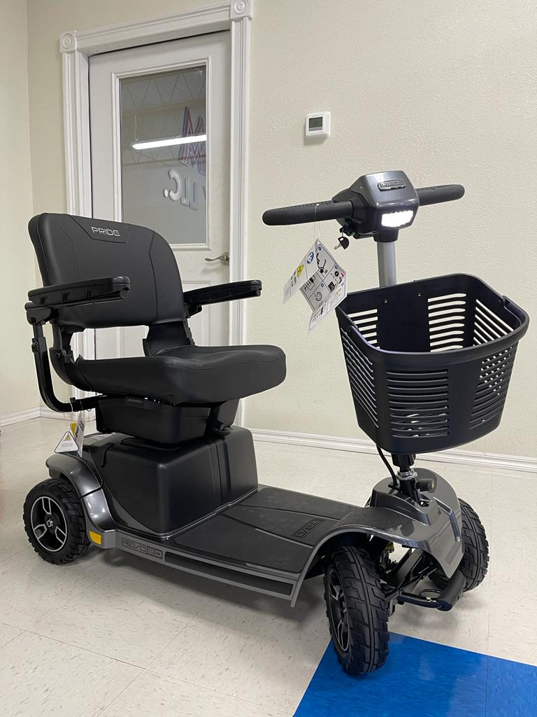 TripleMobility's tweet image. We are now introducing you to our NEW Revo 2.0 4-Wheel Scooter‼️
NOW IN STOCK🛵🛵
🔅Haviest piece only 57lbs.
🔆Weight Limit of 400 lbs.
FOR ONLY 💲1,839💲
Visit us at triplemmobility.com
Call us +1 281-391-4466
Email us at triplemmobility@yahoo.com