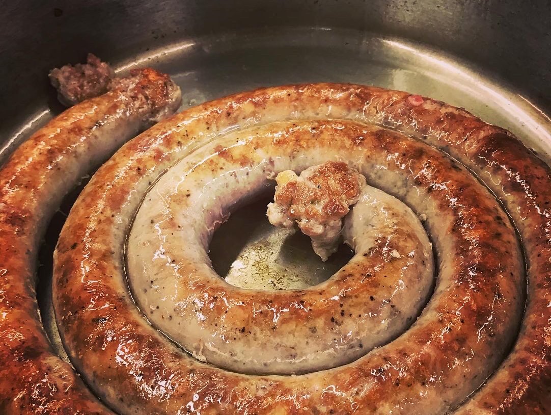 Sand0831's tweet photo. Service première bac pro cuisine &amp; Service et commercialisation … Repas pour. M. le Recteur de l’Academie de TOULOUSE , nos élèves ont réussis le job 😉, pour produire, distribuer et servir une Salade composée , un Cassoulet et pr finir une Fenetra. 
@actoulouse https://t.co/JcpmwvWz6a