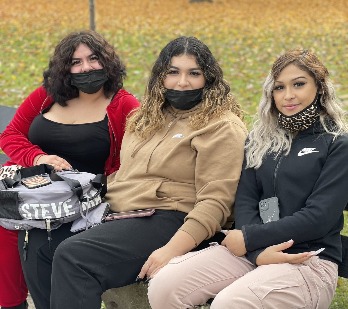 Ms_Jachymiak's tweet photo. @BoganBengal79 Outdoor Walking Club members taking a break and enjoying the beauty of Fall. https://t.co/Gz9KNu7kAJ