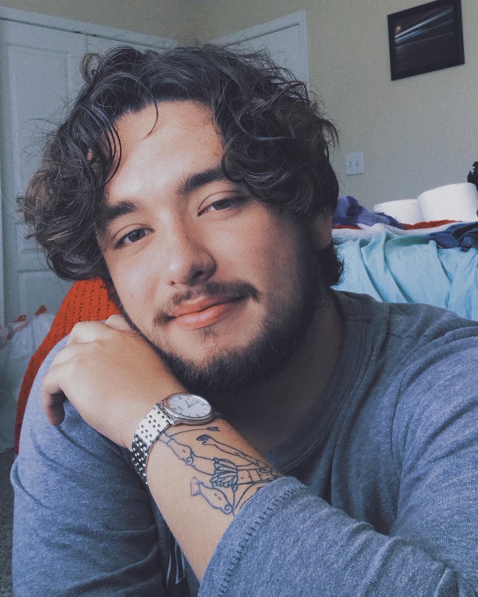ethancsperez's tweet photo. yo i’m ethan
-tamu history fall 22
-musician
-i like too many sports
-frozen pizza aficionado
-compliment me and i’ll remember it forever
-kanm (listen to my show friday nights @ 7!!)
#tamufollowtrain https://t.co/EbRroL3UQq