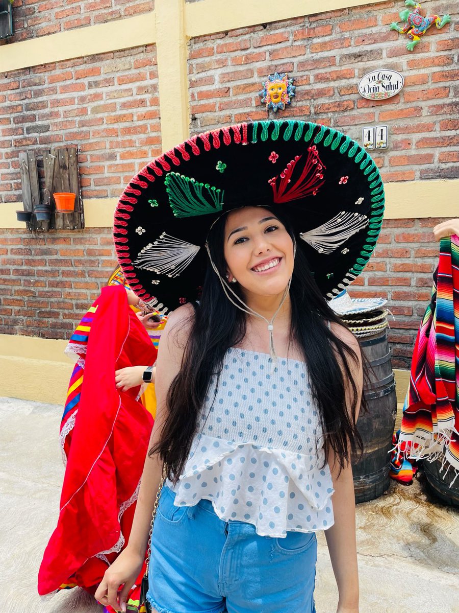 Michicarpio's tweet photo. Howdy!! 

My name is Michelle 

Love to rant about life 

My boyfriend is my new personality

Puro 956!! 

Y’all should follow because I tweet funny stuff here and there lol 

#tamufollowtrain https://t.co/iy9wRW6Zlk