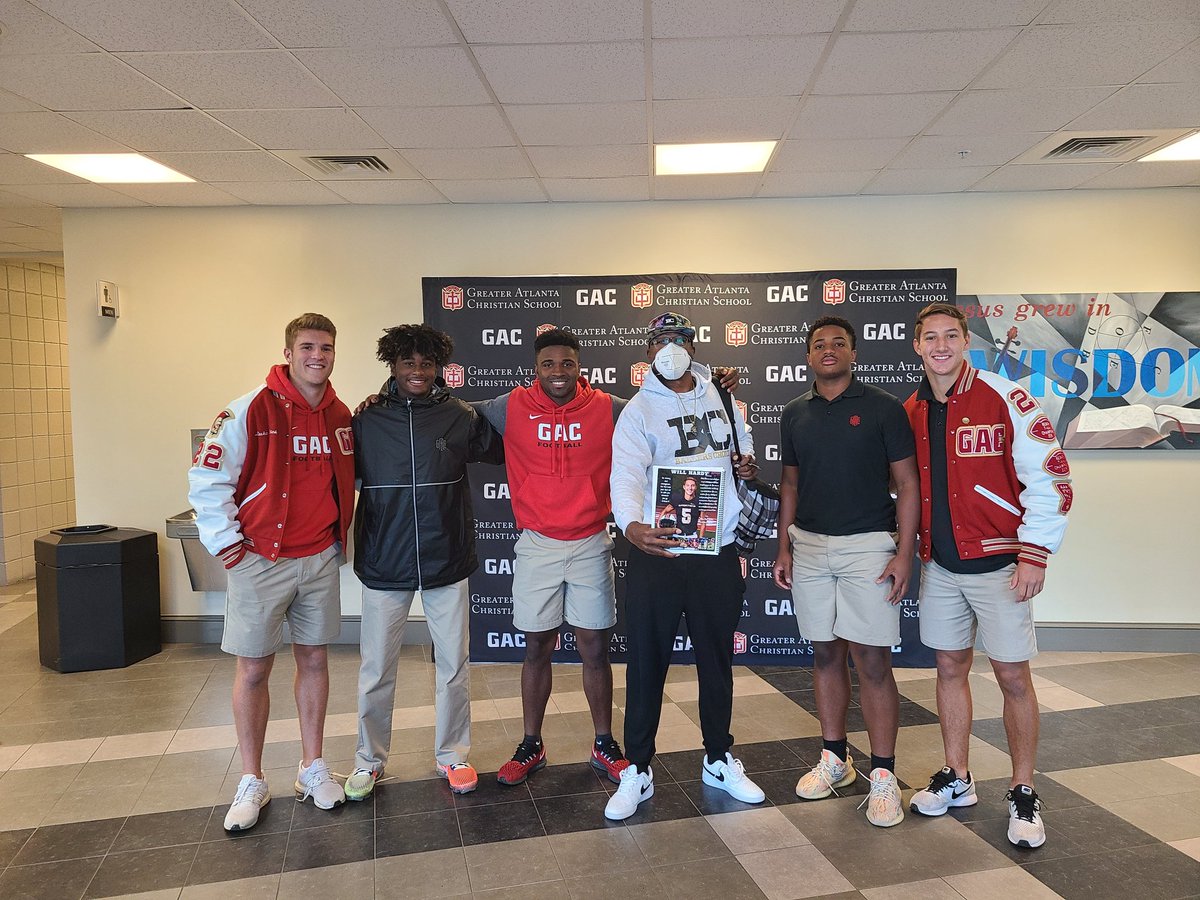 BALLERSCHOICE1's tweet photo. #BALLERSCHOICE HANGING OUT WITH @GACFootball
AWESOME SCHOOL AMAZING KIDS
@GannonHearst @willhardy_5 @Luke_Hicks7 @Dillonkmohammed @Caleb_Cellis  #ALLBALLERS https://t.co/5c9cpK7TKN