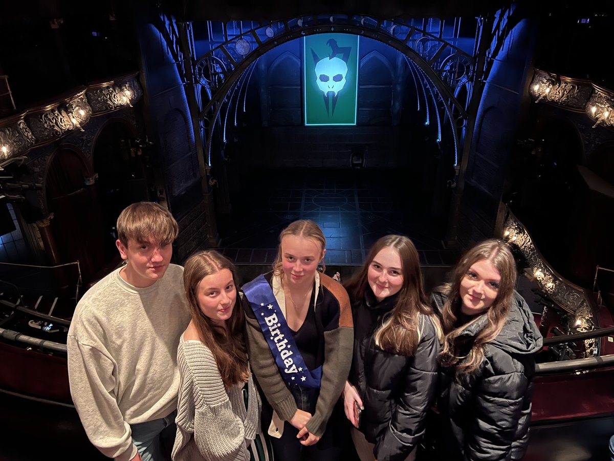 EA_expressive's tweet image. GCSE and ALevel performance Students were blown away by part 1 of Harry Potter and the Cursed Child this afternoon -Straight on to part 2 this evening to see the conclusion. Biggest question over food? How do they do the phone box?!?  #keepthesecret @elizabethanac @CursedChildLDN