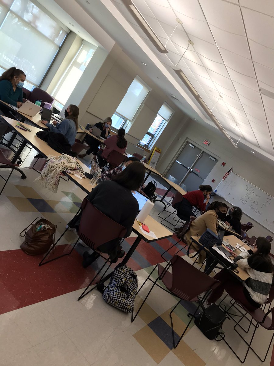 ELLs_frps's tweet photo. Another productive MLL monthly PD/meeting for our 6-8 ESL teachers. Today we tackled Module 1 of #WIDA2020 course on the new standards. #professionaldevelopment #multilingual #Standards https://t.co/Fl1dlebnPU