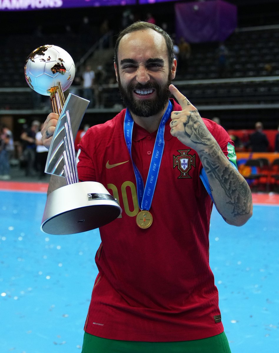 FIFAcom's tweet photo. 🗣️ “He’s brought the curtain down on his career by delivering the World Cup that he had worked so hard to deliver to his country. He’s left his legacy. Thank you, Ricardinho.”

💛❤️ From one immortal to another, Falcao hails @ricardinho10ofi ⬇️

https://t.co/d1apGwSg1N https://t.co/cE8w3mD91t