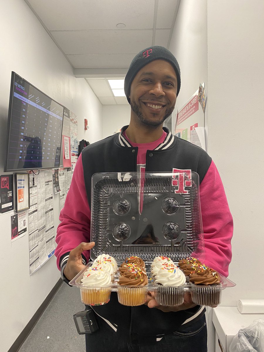 dianazepeda00's tweet photo. Congratulations to our L.E.A.D graduate!  Thank you for all your hard work &amp; support 💪🏾 #NERocks Super excited to see where your career takes you! 🔥 https://t.co/TogmcRHhW7