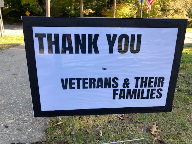 PJroyalmusic's tweet photo. Port Jeff Varsity Club honoring our Veterans with flags around Tribute Rock and some patriotic music! 🎶🇺🇸#PJMSOrch https://t.co/7rPeSmmyeE