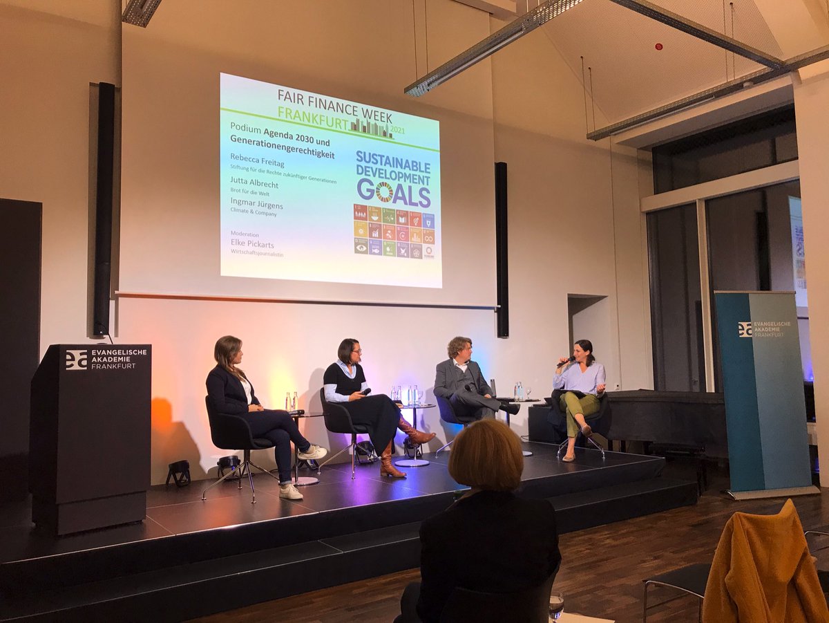 FKoss12's tweet photo. 3. Abend der #fairfinanceweek zum Thema Generationengerechtigkeit https://t.co/AYkJz0kVq1