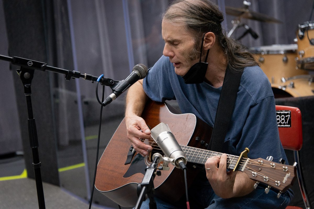comeherefloyd's tweet photo. RT nprmusic: During the lockdown, @WNCW aired artists’ live stream show announcements for free! It helped keep the music coming, to fans listening on our FM signal in western NC, Upstate SC and eastern TN, and worldwide on https://t.co/j7DbIEI4FR. #LoveP… https://t.co/NgxmXt1fZv