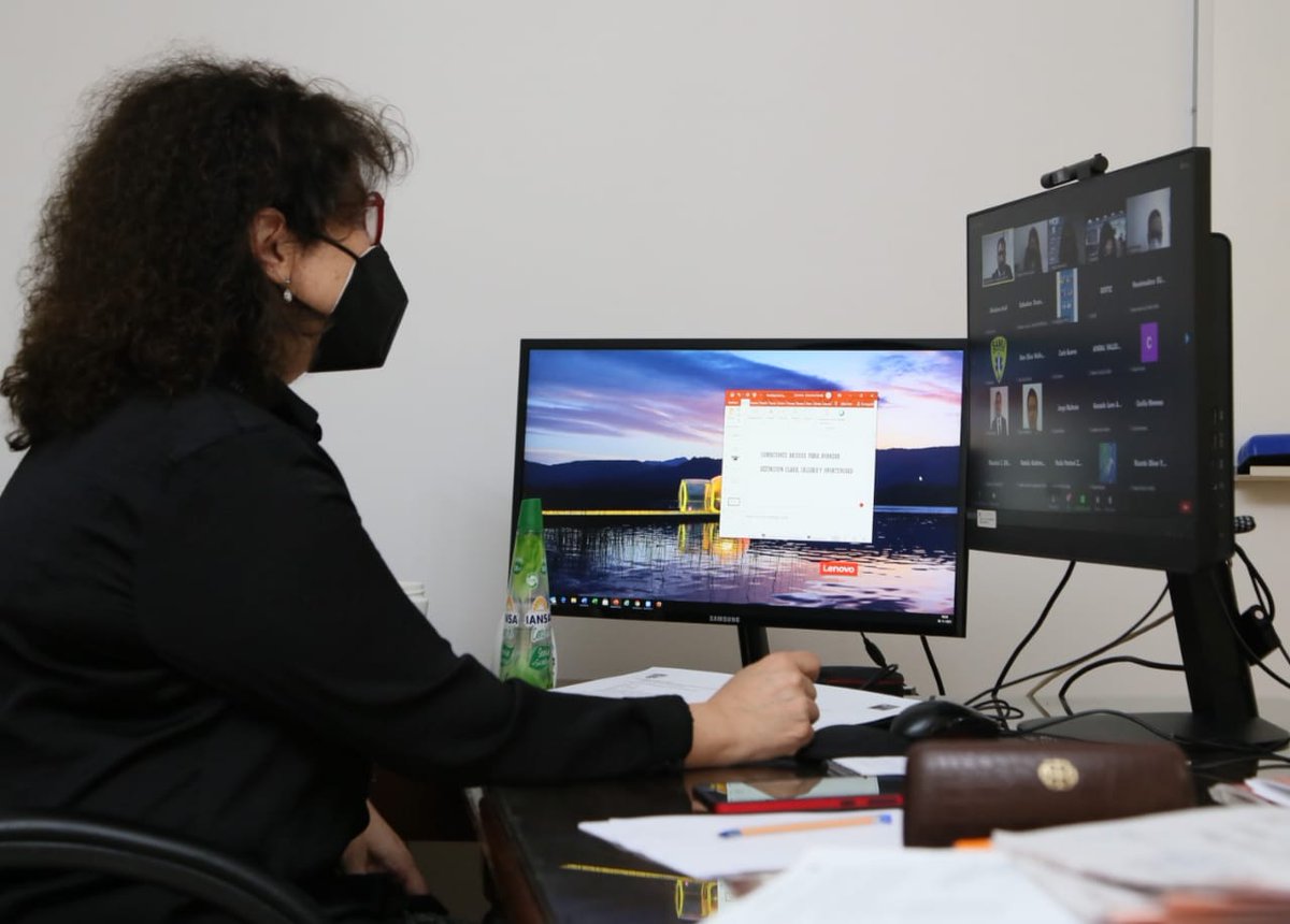 #RedSur | Dra. Carmen Aravena , Directora de SSMS, participa de encuentro virtual organizado por <a href="/Samumetropolita/">SAMU Metropolitano</a>; para conversar respecto a estrategias que permitan acudir de forma oportuna a una emergencia y mejorar la capacidad de respuesta en la atención prehospitalaria.