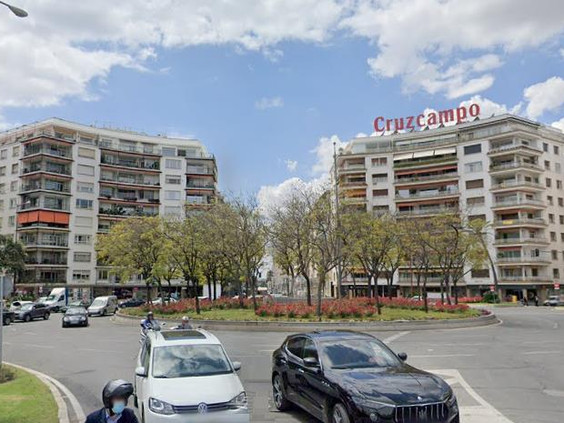 RStateSevilla's tweet photo. Ref.- 210928 En Triana, ofrecemos apartamento completamente reformado equipado y listo.Todo ello, con los consumos de los servicios de luz, agua, comunidad e internet incluidos en el precio. Si desea más información, puede hablar con nosotros en el 624264237(Tina) https://t.co/cI5S90gQZ1