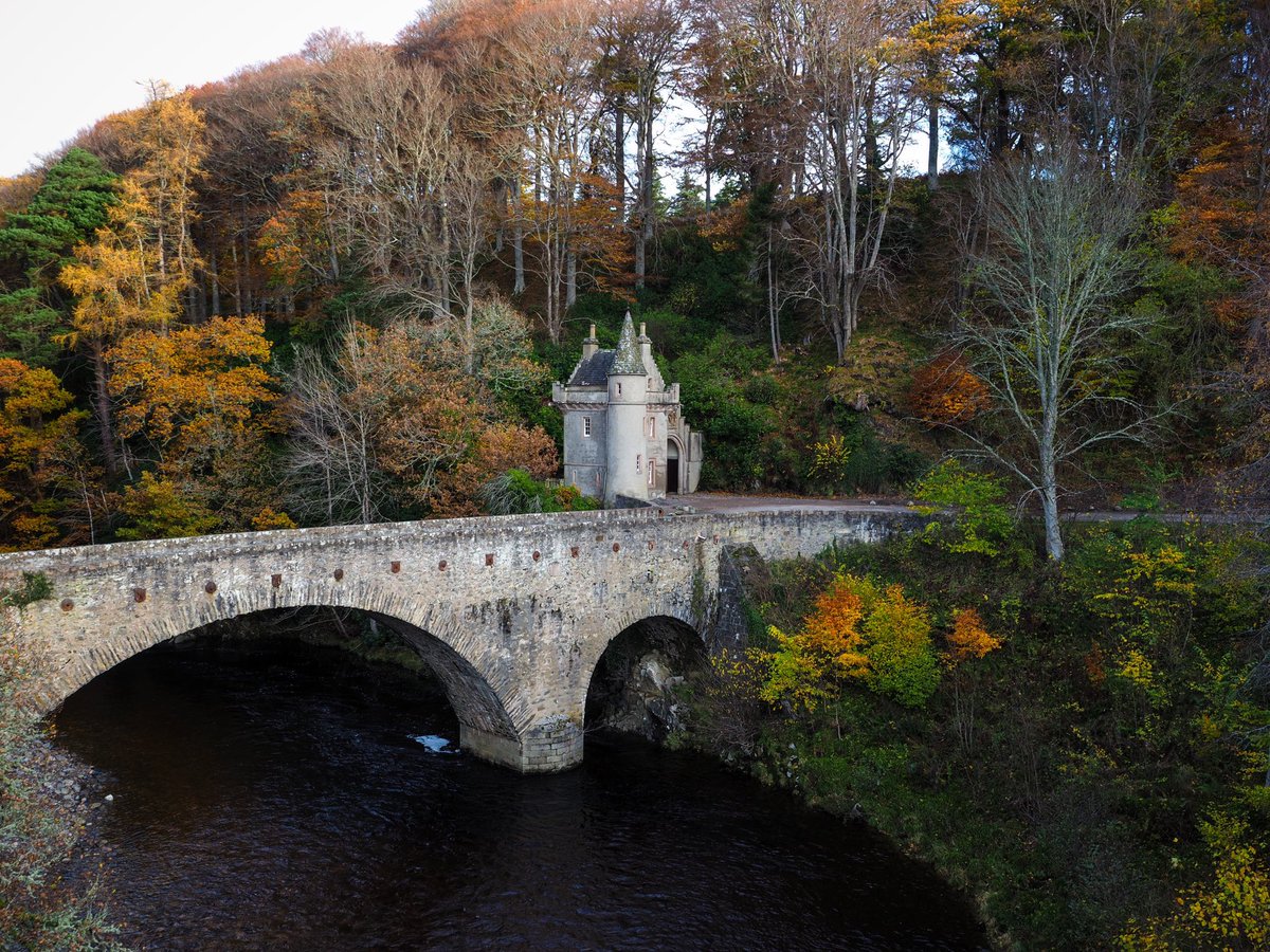 Lovely autumn colours around the Old Bridge of Avon and Gatehouse at Ballindalloch. #Banffshire @visitscotland