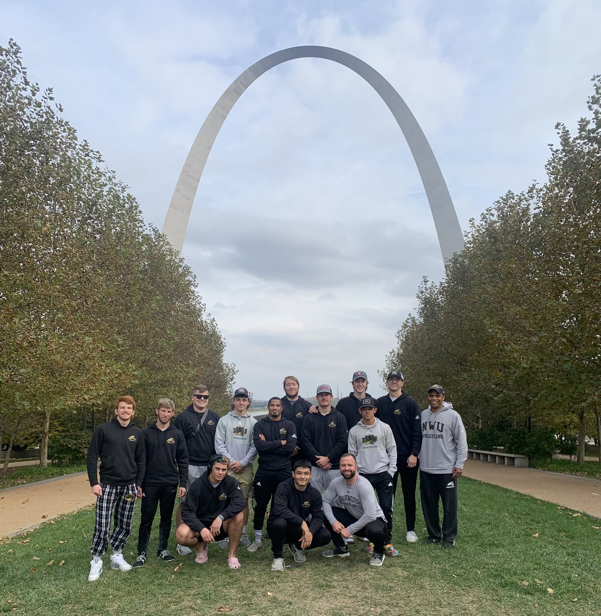 PrairieWolfWR's tweet photo. Took a few minutes to stretch our legs under the St. Louis Gateway Arch prior to today’s matches! https://t.co/3vKabyZTn3