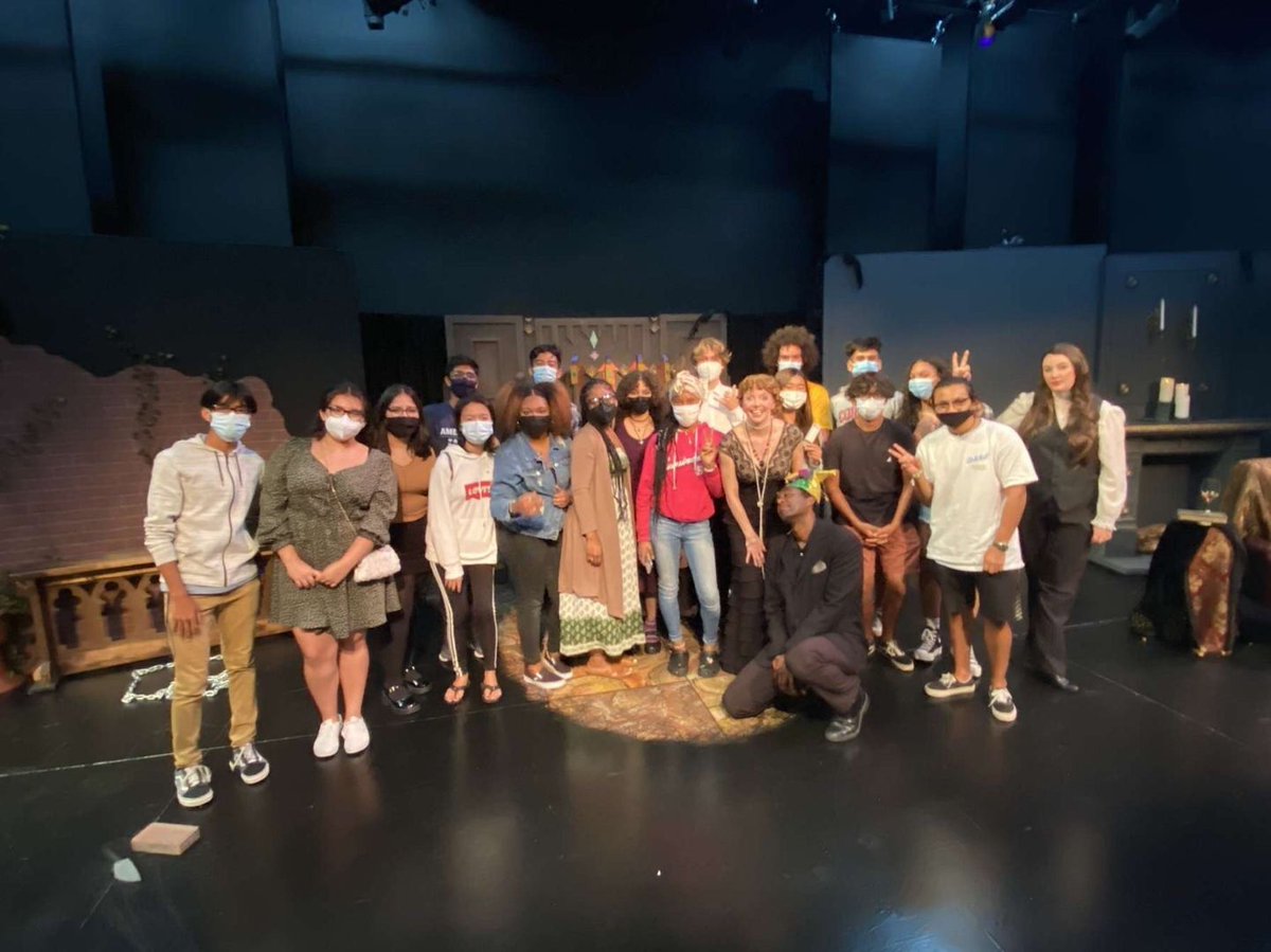 SehSeminoles's tweet photo. BIG shoutouts to the IB Juniors who got offered extra credit to see a LIVE PLAY and ended up showing UP and showing OUT to claim that extra credit in style, with grace! This was a FIRST-EVER theater experience for many of them and they LOVED IT! #WeManatee #MeetSoutheast https://t.co/XSxxhoFa7d