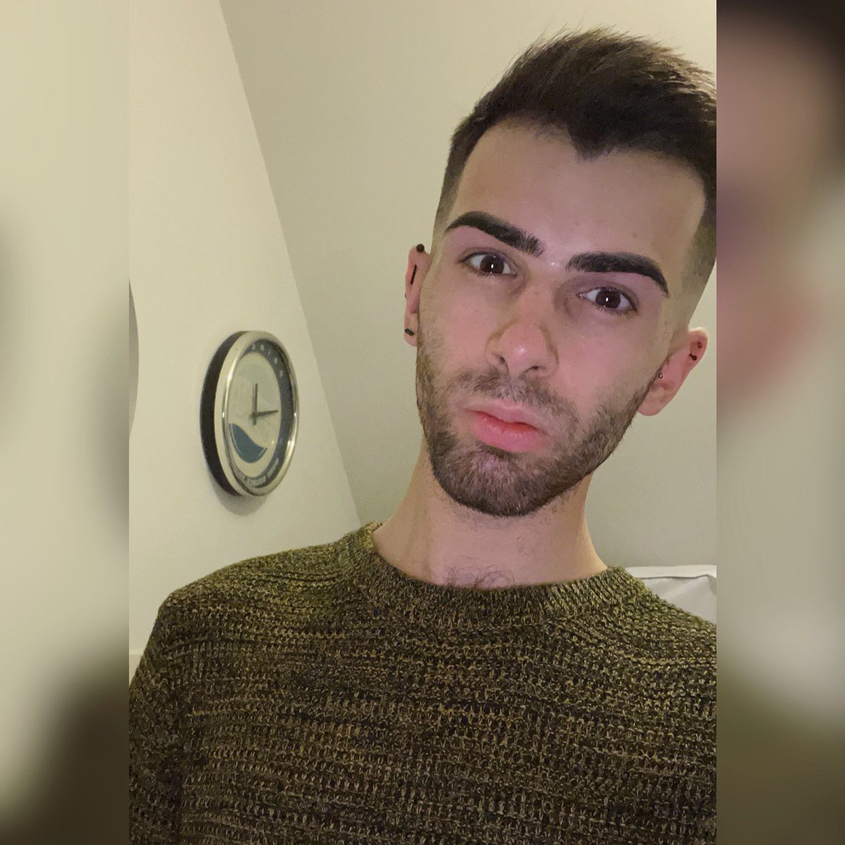 ScottieLewis97's tweet photo. nd few days off work start now woo, haircut and brows sorted for destination Star Trek,here I come ๐๐๐ #gayuk #Gay #gay24 #gayhairy #gaystagram #gaywales #instagay #eyebrowsonpoint #gayguy #selfie #piercings #freshfade #freshcut #haircut #dstlondon #cantwait #nerd #trekkie https://t.co/KKZuLEiqp7