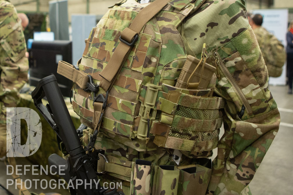 DefencePhoto's tweet photo. Some #Battlebraid and female-friendly body armour options at today's @1UKDivision Expo - #womenindefence #catterick #BritishArmy https://t.co/fYjBZe5rx3