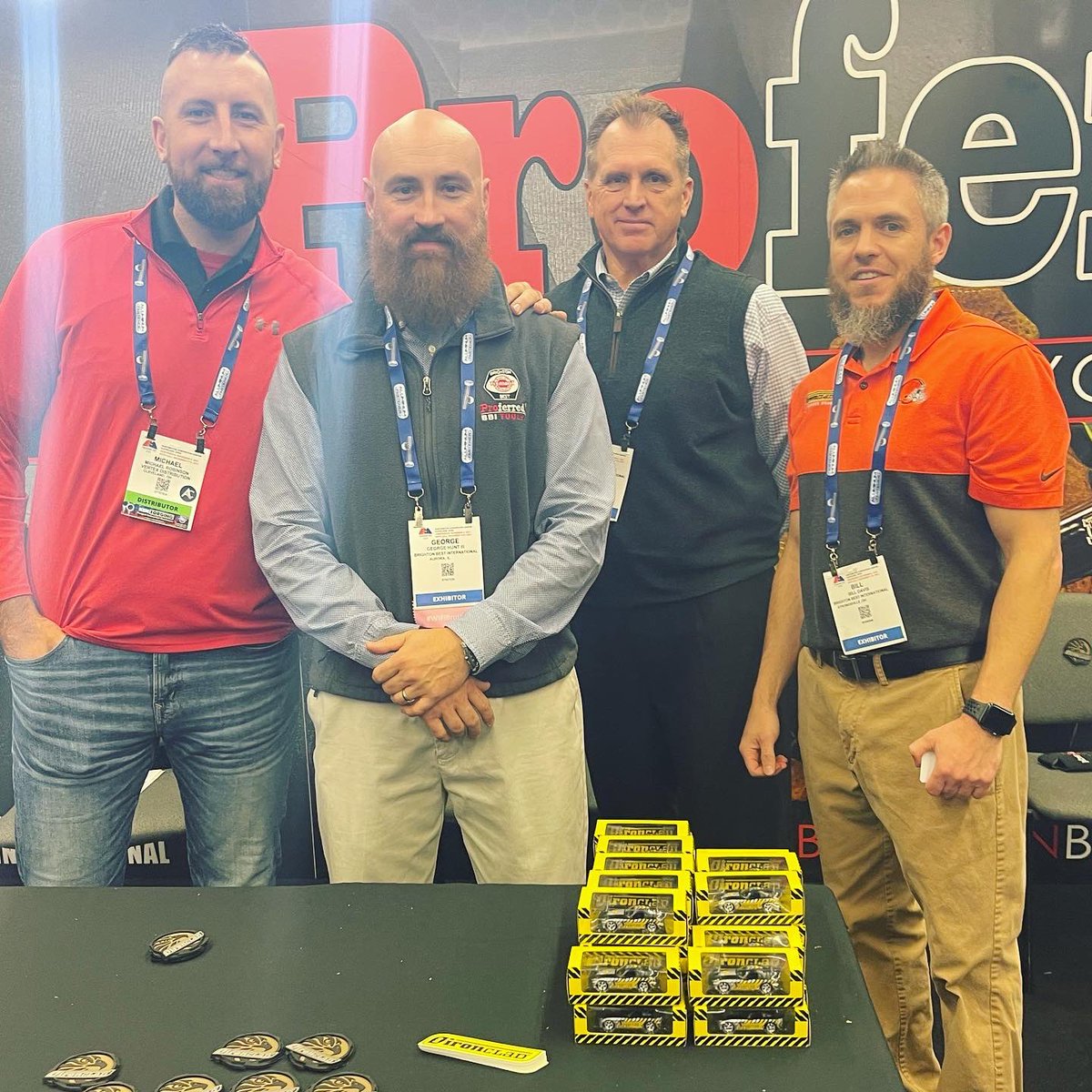 SouthWfastAssoc's tweet photo. Our AWESOME members representing at the #FastenerFairUSA #twooffour https://t.co/SkMxmy7zkE
