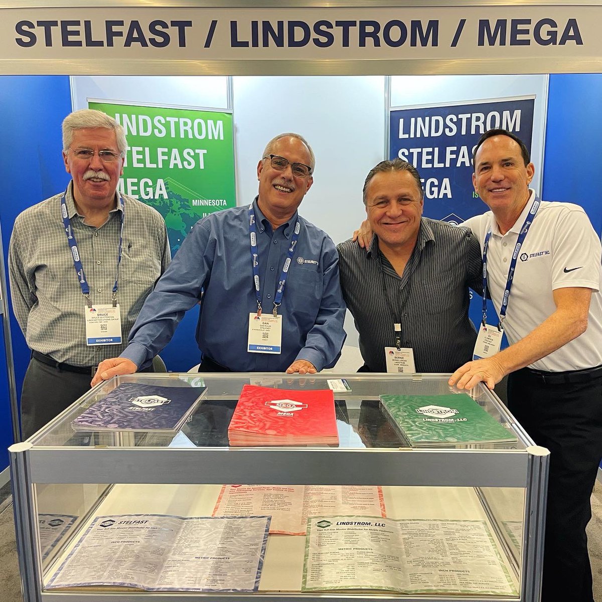 SouthWfastAssoc's tweet photo. Our AWESOME members representing at the #FastenerFairUSA #fouroffour https://t.co/DpqNCmQGiZ