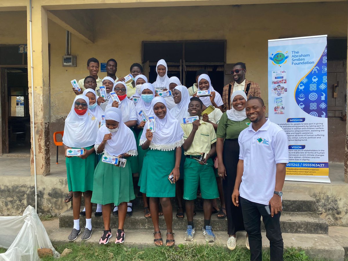 Godblessib's tweet photo. ONE STUDENT ONE MATH SET PROJECT 

Today we at The Abraham Smiles Foundation  shared over 200 pieces of mathematical set to final year JHS students around Cape Coast, Ghana and KEEA . We are ready to make a change
Arise Ghana Youth ✊🏿

#LetServeTogether
#AriseGhanaYouth https://t.co/PSyHk3TFLc