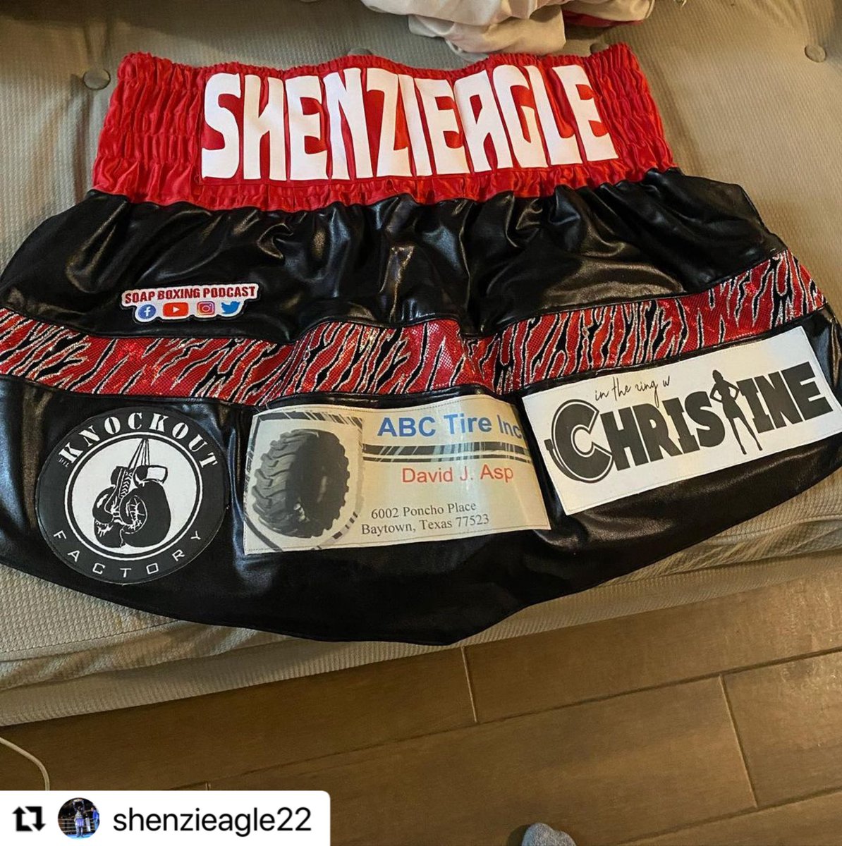InTheRingWithC1's tweet photo. My girl #anndaryl making big moves
#womaninbusiness #womanempowerment #womaninboxing #womensupportingwomen #boxing #boxeo #supportsmallbusiness #supportingdreams #supportyourfriends https://t.co/E2hvAOT1jt