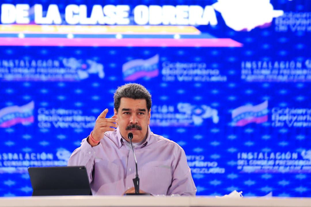 Inicia la entrega de los Bonos Especiales de la Administración Pública a través del Sistema <a href="/CarnetDLaPatria/">Carnet de la patria</a>

Bono #NegroPrimero, Bono #MáximaEficiencia, Bono #ProtectoresDeLaSalud y Bono #SimónRodriguez

Monto a Recibir en Bolívares 15,40 Bs.

#MúsicosDeLaPatria
<a href="/NicolasMaduro/">Nicolás Maduro</a>