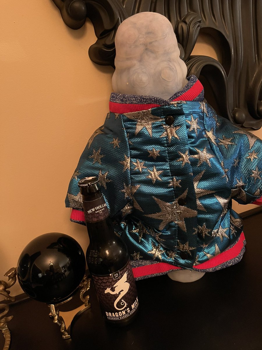 So.. there was this time on #doompatrol S3 that I had to keep Larry’s “little one” at my house overnight. I was told to make sure they where kept safe. 
So of course I sent periodic photos of our evening. 
<a href="/MattBomer/">Matt Bomer</a> @MatthewZuk 😂