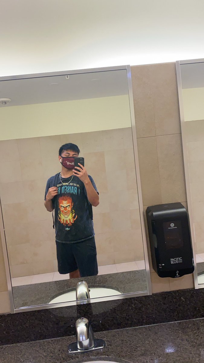 alexisrubiooo's tweet photo. #tamufollowtrain

Howdy

- Tamu ‘Idek anymore 
- professional Twitter user 
- Screwston, Tx 
- Pmo on some new music 😩
- 🧍‍♂️🧍‍♂️🧍‍♂️ https://t.co/Alup15ILBY
