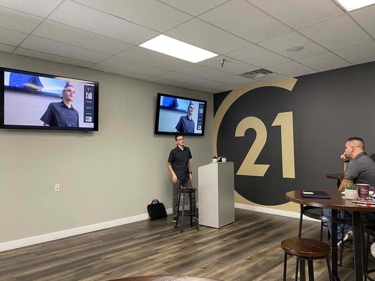 C21PrimeTime's tweet image. Thank you Armand Williams @ Simple Tech Helper for a very informative meeting on Social Media &amp;amp; Tech Services! We appreciate you!