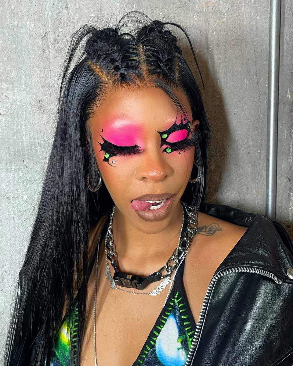 riconasty's tweet photo. I just came back from the dead &amp;&amp;&amp;&amp; they told me u still NOT THAT GURL 🚨 https://t.co/x3mTTLJNHl