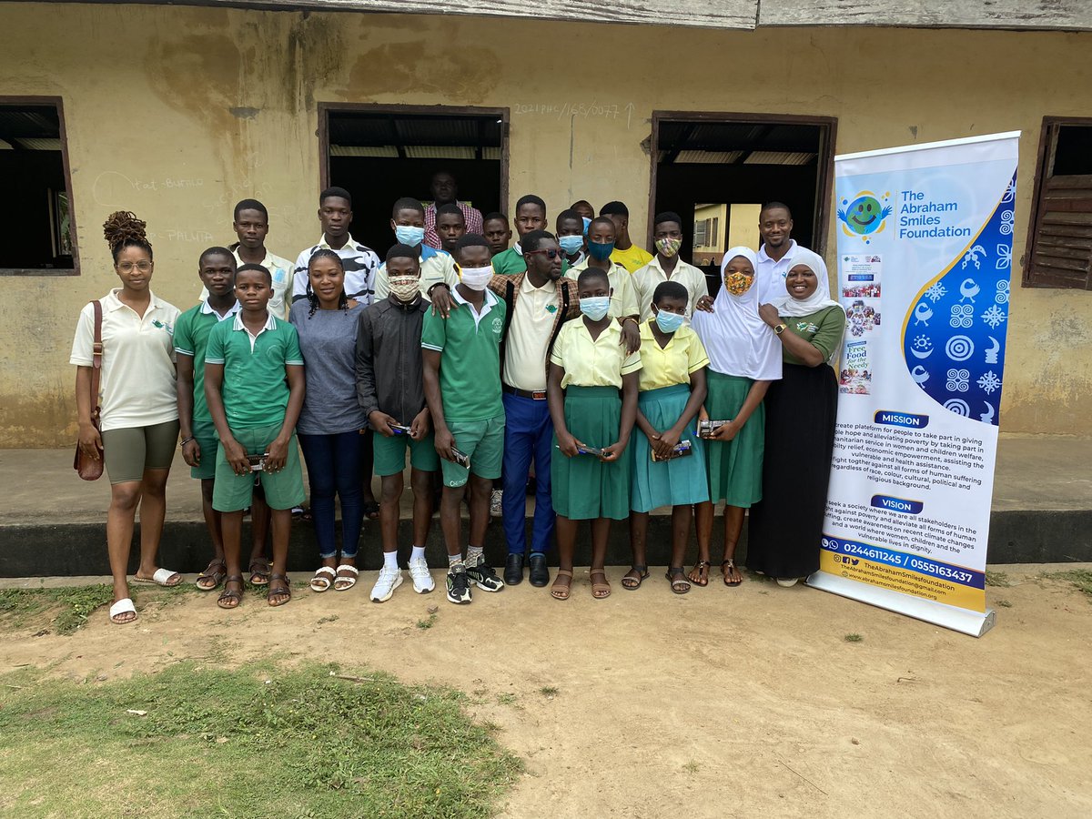 abrahamsmiles1's tweet photo. Today we shared over 200 math set to jhs final year student in cape coast . We also took the opportunity to talk to them. It amazing how the kids responded by saying they will make us proud and we know they will . Join us do this . #LetServeTogether https://t.co/gWjNrNSFr1