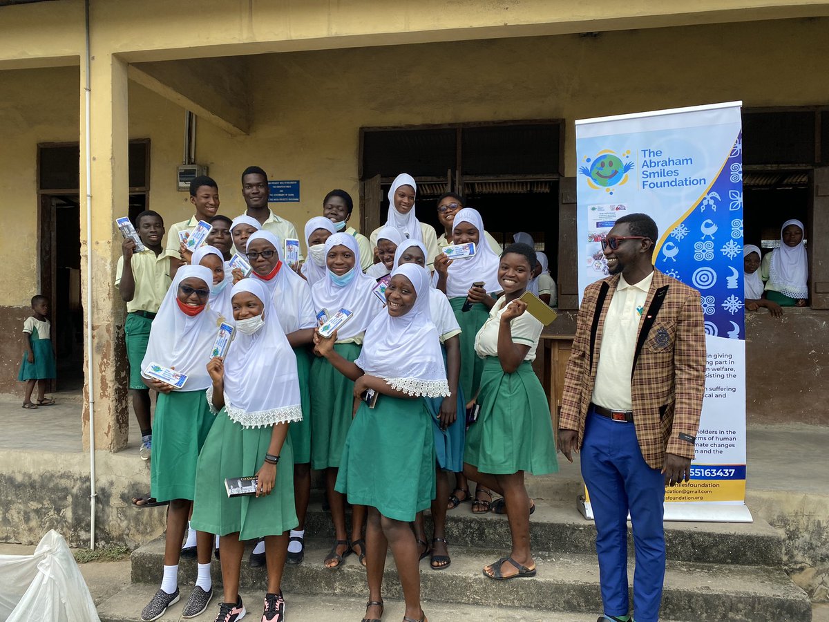 abrahamsmiles1's tweet photo. Today we shared over 200 math set to jhs final year student in cape coast . We also took the opportunity to talk to them. It amazing how the kids responded by saying they will make us proud and we know they will . Join us do this . #LetServeTogether https://t.co/gWjNrNSFr1