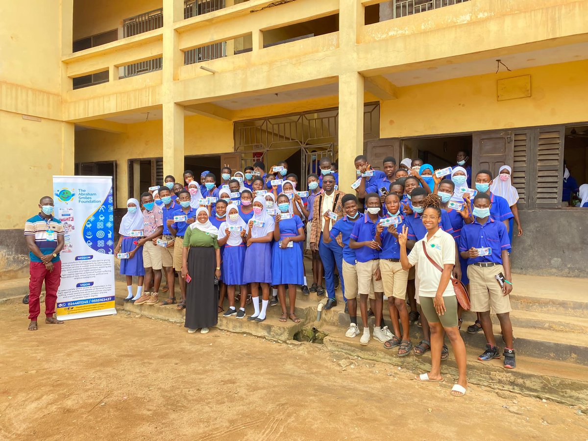 abrahamsmiles1's tweet photo. Today we shared over 200 math set to jhs final year student in cape coast . We also took the opportunity to talk to them. It amazing how the kids responded by saying they will make us proud and we know they will . Join us do this . #LetServeTogether https://t.co/gWjNrNSFr1